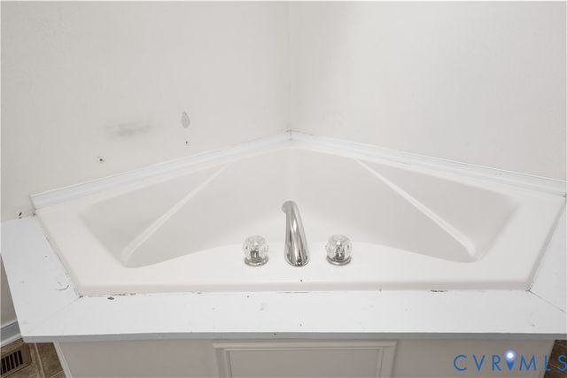 441 Battersea Ln, Richmond, VA 23223