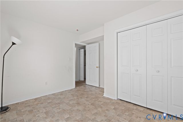 441 Battersea Ln, Richmond, VA 23223