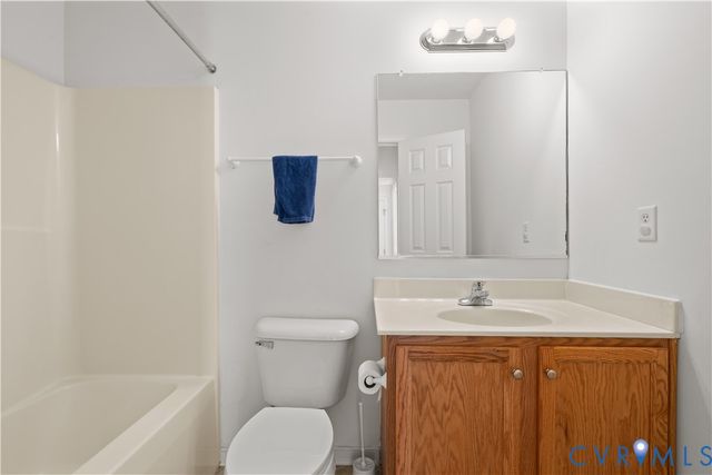 441 Battersea Ln, Richmond, VA 23223