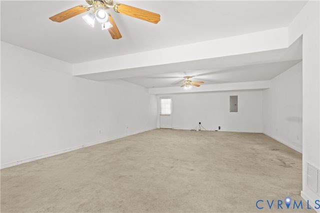 441 Battersea Ln, Richmond, VA 23223
