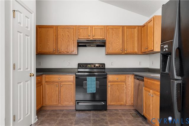 441 Battersea Ln, Richmond, VA 23223