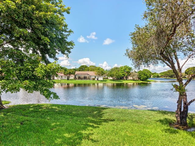 2067 Montpeliar, Weston, FL 33326