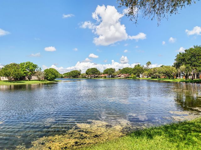 2067 Montpeliar, Weston, FL 33326