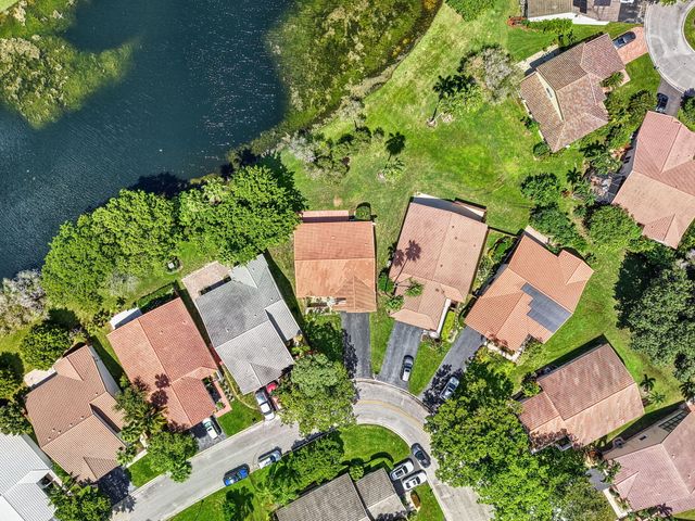2067 Montpeliar, Weston, FL 33326