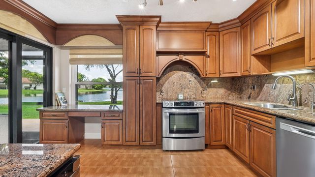 2067 Montpeliar, Weston, FL 33326