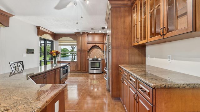 2067 Montpeliar, Weston, FL 33326