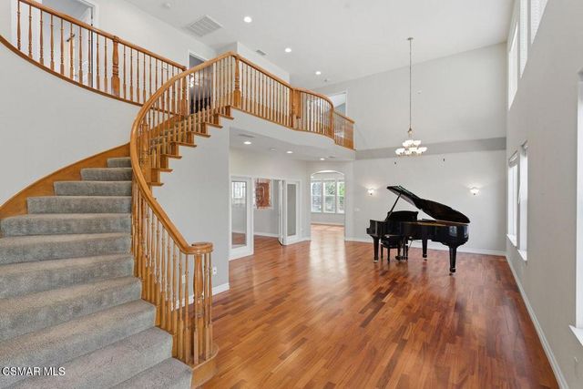 1775 Red Robin Place, Newbury Park, CA 91320