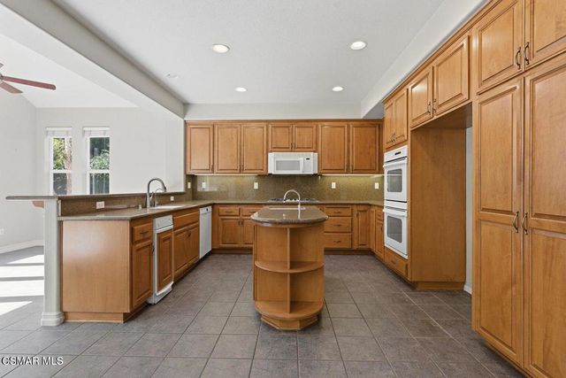 1775 Red Robin Place, Newbury Park, CA 91320