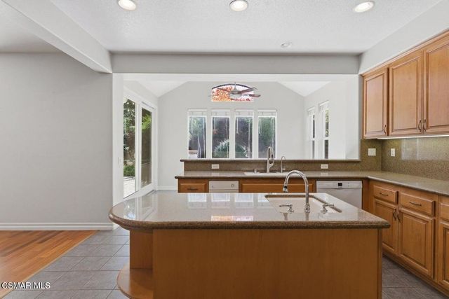 1775 Red Robin Place, Newbury Park, CA 91320