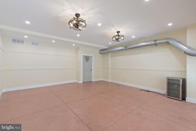 5460 RIDGE AVE, Philadelphia, PA 19128