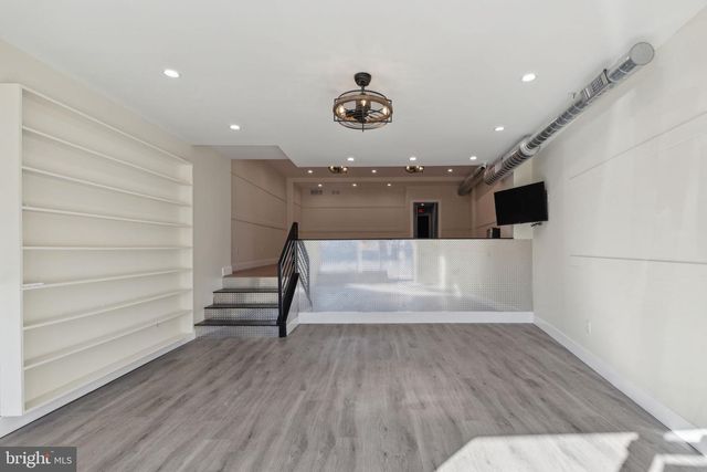 5460 RIDGE AVE, Philadelphia, PA 19128