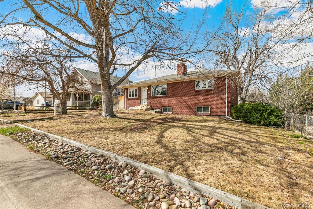 5525 S Elmwood Street, Littleton, CO 80120