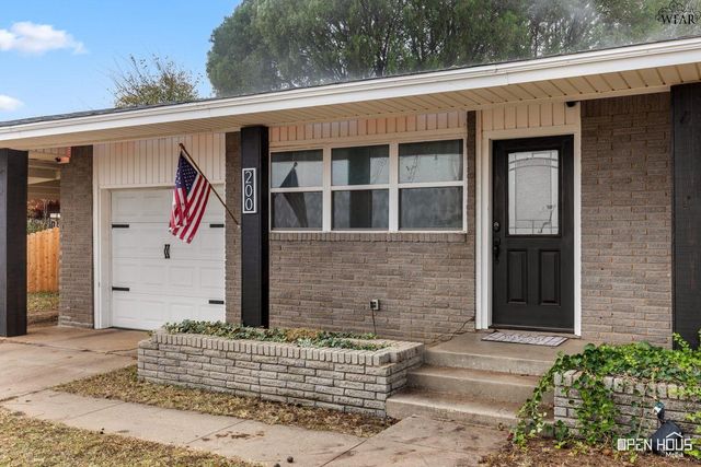 200 MOCKINGBIRD LANE, Burkburnett, TX 76354