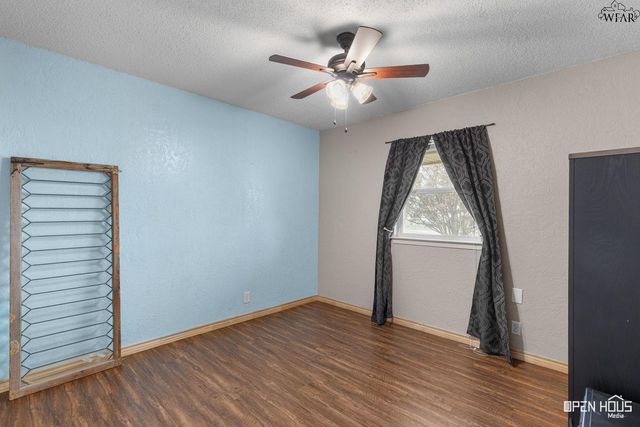 200 MOCKINGBIRD LANE, Burkburnett, TX 76354