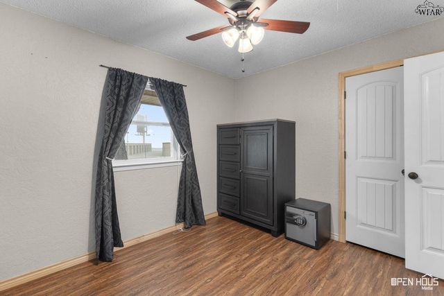 200 MOCKINGBIRD LANE, Burkburnett, TX 76354