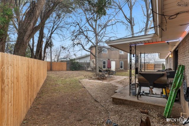 200 MOCKINGBIRD LANE, Burkburnett, TX 76354