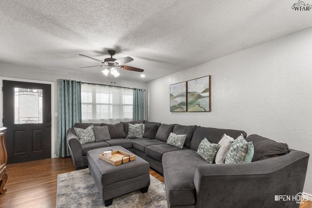 200 MOCKINGBIRD LANE, Burkburnett, TX 76354