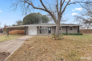 200 MOCKINGBIRD LANE, Burkburnett, TX 76354