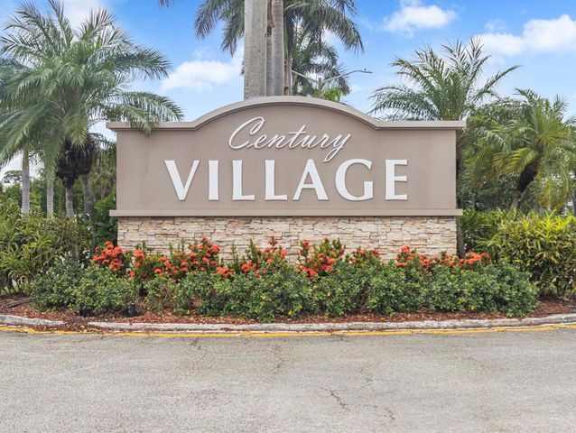 4 Golfs Edge E, West Palm Beach, FL 33417