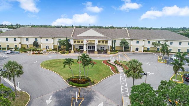 4 Golfs Edge E, West Palm Beach, FL 33417