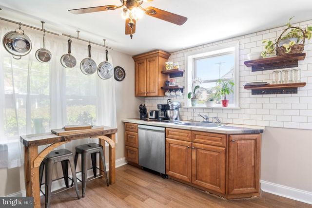 2814 SWEDE RD, Norristown, PA 19401