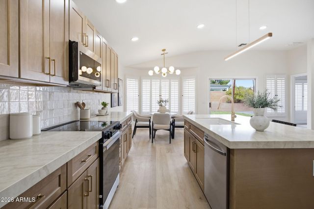 17221 N 27TH Place, Phoenix, AZ 85032