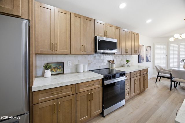 17221 N 27TH Place, Phoenix, AZ 85032