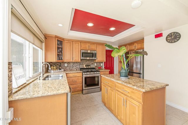 2516 E Phyllis Street, Simi Valley, CA 93065