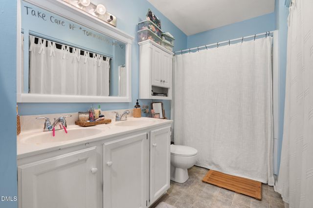 121 Westview Drive Apt 44, Carrboro, NC 27510
