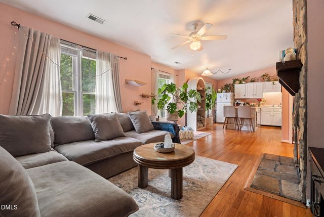 121 Westview Drive Apt 44, Carrboro, NC 27510