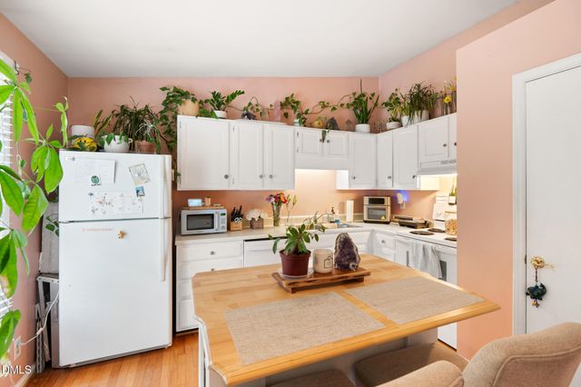 121 Westview Drive Apt 44, Carrboro, NC 27510