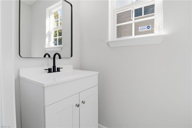 25 Ireland ST, Hampton, VA 23663