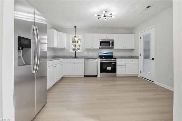 25 Ireland ST, Hampton, VA 23663