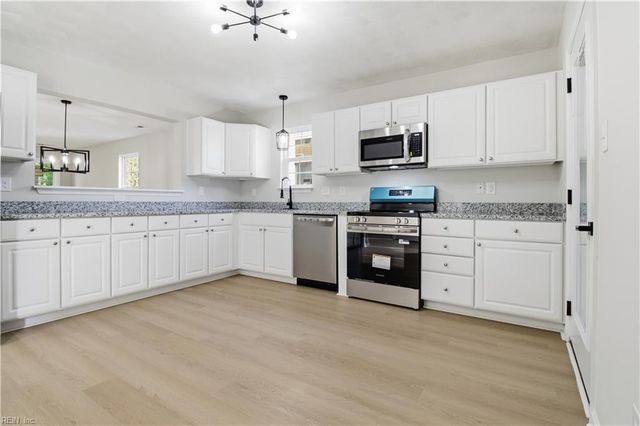 25 Ireland ST, Hampton, VA 23663