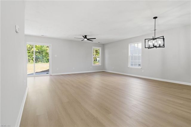 25 Ireland ST, Hampton, VA 23663