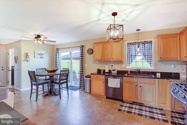 85 THOMAS DR, York, PA 17404