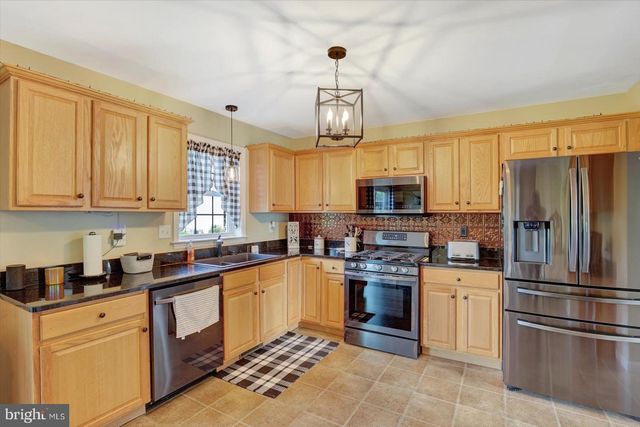 85 THOMAS DR, York, PA 17404