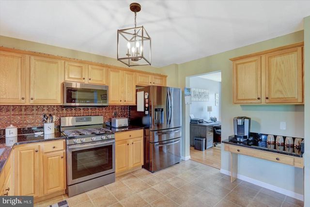 85 THOMAS DR, York, PA 17404