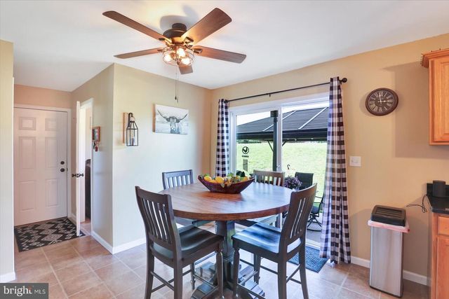 85 THOMAS DR, York, PA 17404