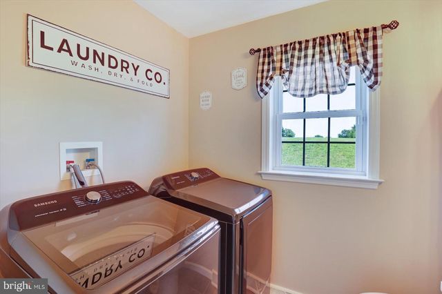 85 THOMAS DR, York, PA 17404