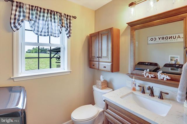 85 THOMAS DR, York, PA 17404