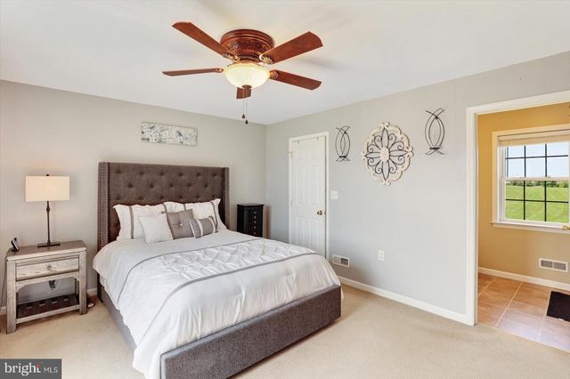85 THOMAS DR, York, PA 17404