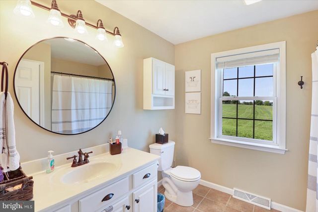 85 THOMAS DR, York, PA 17404
