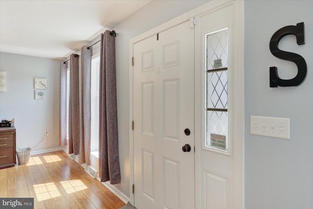 85 THOMAS DR, York, PA 17404