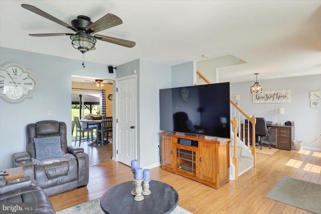 85 THOMAS DR, York, PA 17404