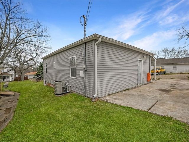 907 George Street, Atchison, KS 66002