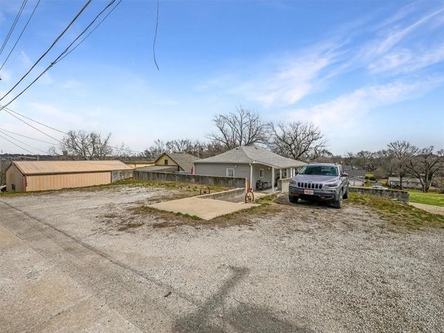 907 George Street, Atchison, KS 66002