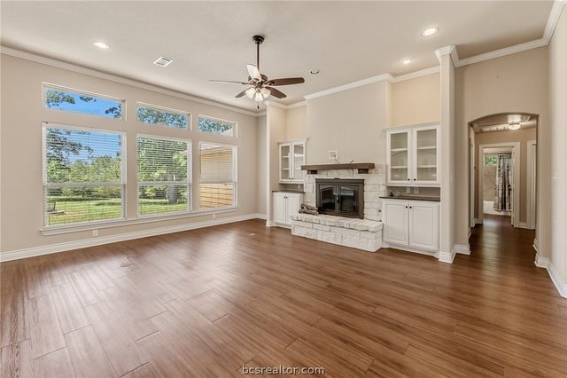 325 Planter Pointe Drive, Normangee, TX 77871