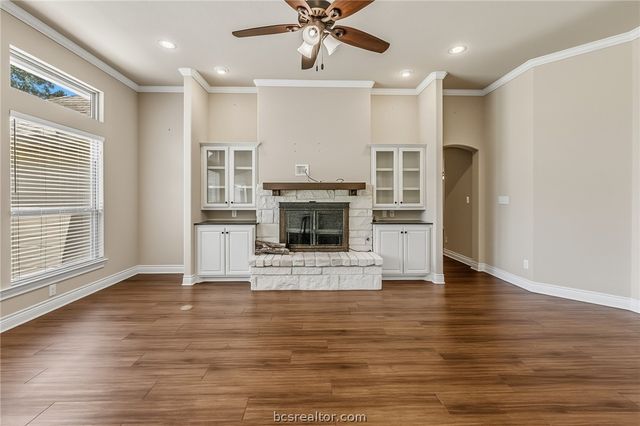 325 Planter Pointe Drive, Normangee, TX 77871