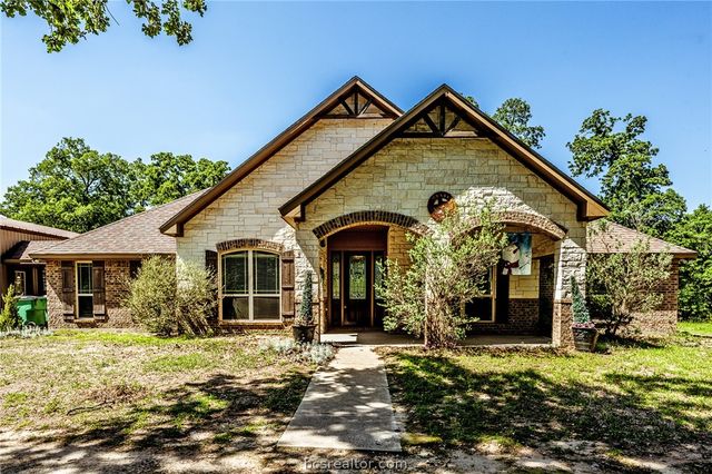 325 Planter Pointe Drive, Normangee, TX 77871